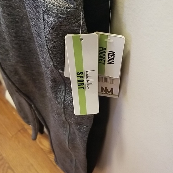 Nicole Miller capri leggings - Picture 5 of 5